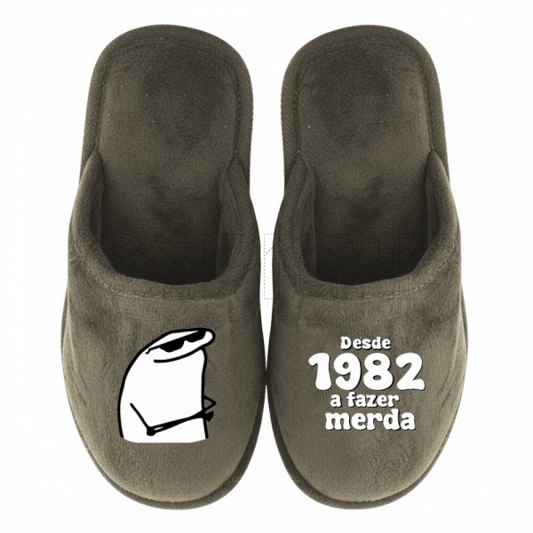 Chinelo a fazer mer...
